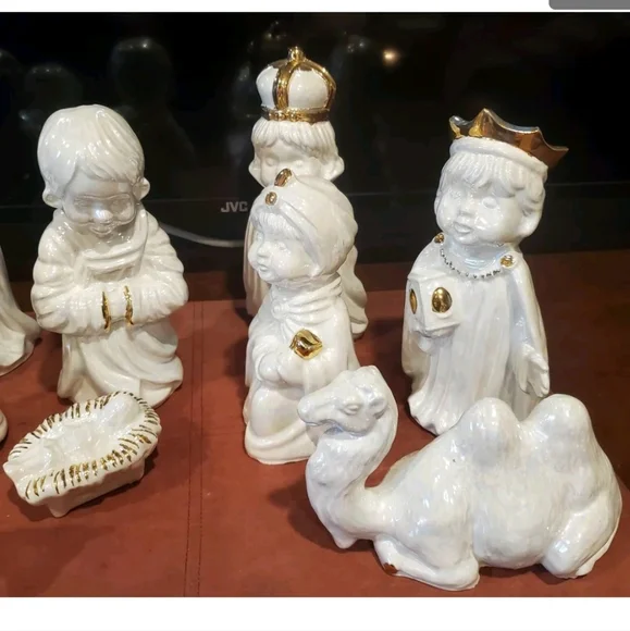 Signed Vintage 1975 Arnel's Ceramic Nativity - Picture 3 of 4